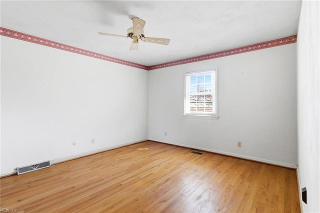 5228 Baptist CIR, Virginia Beach, VA 23464