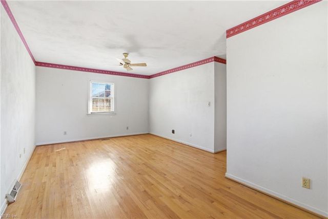 5228 Baptist CIR, Virginia Beach, VA 23464