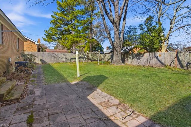 5228 Baptist CIR, Virginia Beach, VA 23464