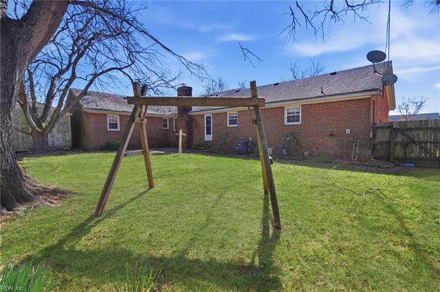 5228 Baptist CIR, Virginia Beach, VA 23464