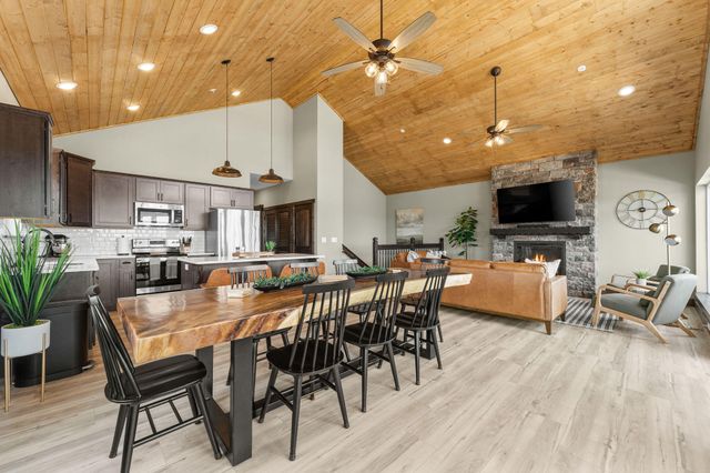 354 Settlers Cove, Kimberling City, MO 65686