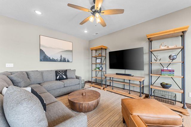 354 Settlers Cove, Kimberling City, MO 65686