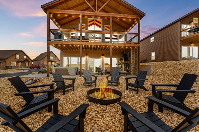 354 Settlers Cove, Kimberling City, MO 65686