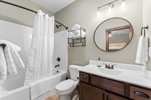 354 Settlers Cove, Kimberling City, MO 65686