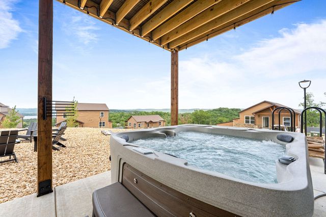 354 Settlers Cove, Kimberling City, MO 65686