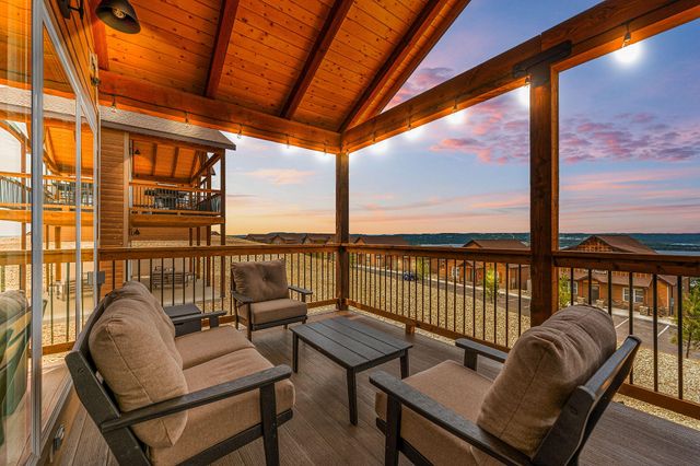 354 Settlers Cove, Kimberling City, MO 65686
