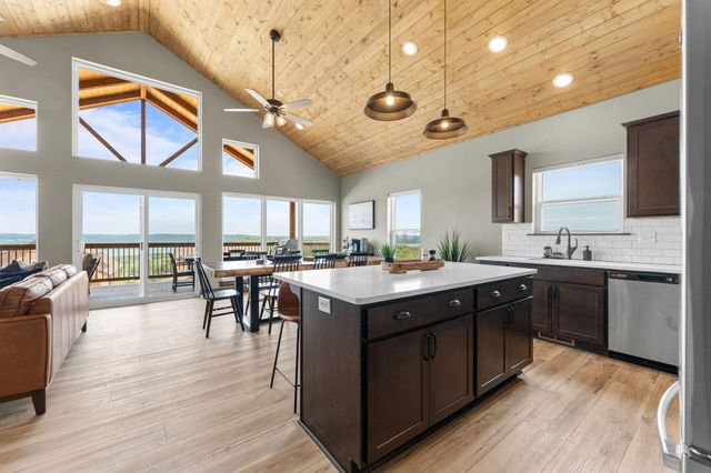 354 Settlers Cove, Kimberling City, MO 65686