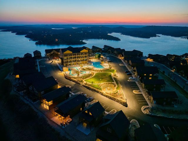 354 Settlers Cove, Kimberling City, MO 65686