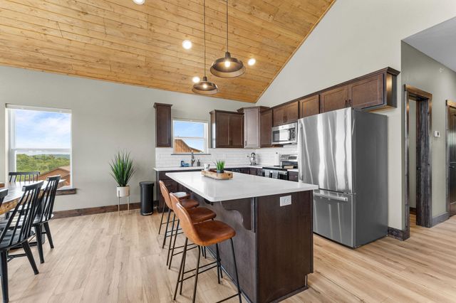 354 Settlers Cove, Kimberling City, MO 65686