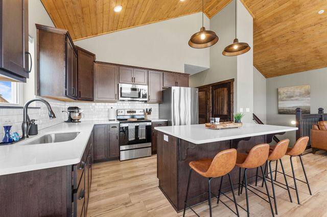 354 Settlers Cove, Kimberling City, MO 65686