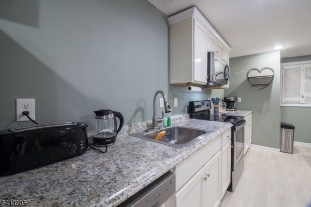 197 Park Pl, Irvington Twp., NJ 07111