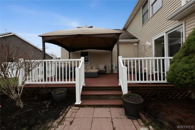 190 Sandpiper Lane, Grand Island, NY 14072