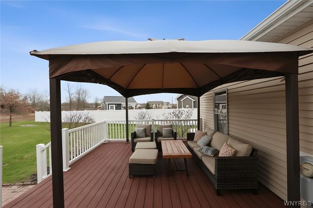 190 Sandpiper Lane, Grand Island, NY 14072