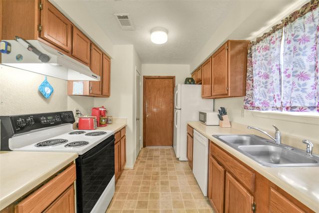 9927 Jademont Lane, Houston, TX 77070
