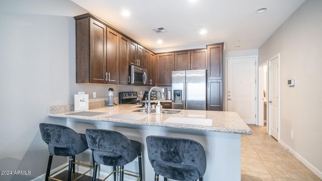 2511 W QUEEN CREEK Road 132, Chandler, AZ 85248