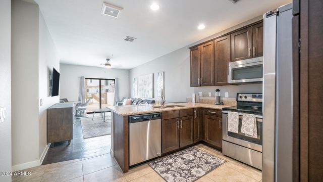 2511 W QUEEN CREEK Road 132, Chandler, AZ 85248