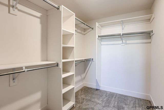 21512 E Circle, Omaha, NE 68022