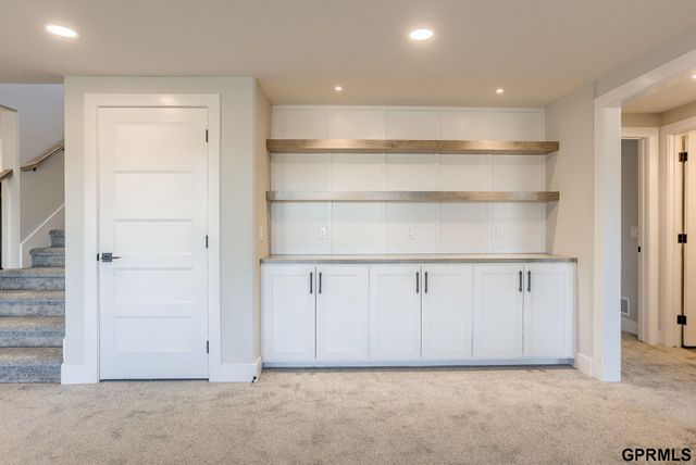 21512 E Circle, Omaha, NE 68022