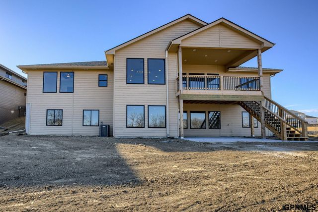 21512 E Circle, Omaha, NE 68022