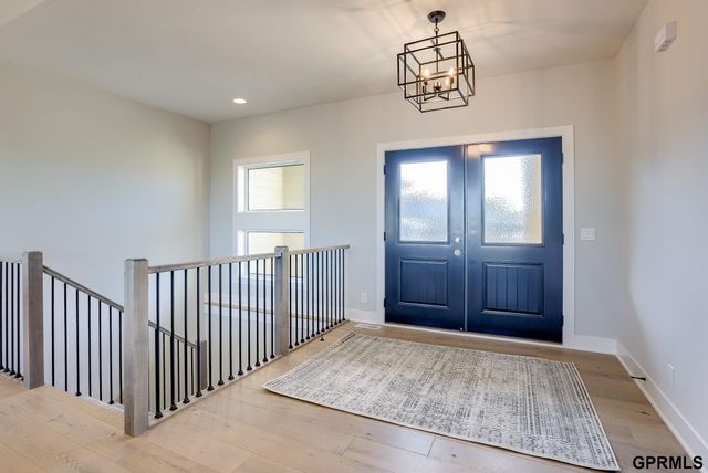 21512 E Circle, Omaha, NE 68022