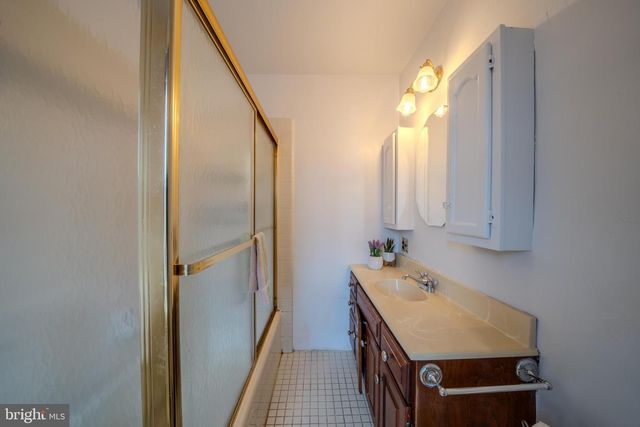 612 BROOKSIDE AVE, Wayne, PA 19087