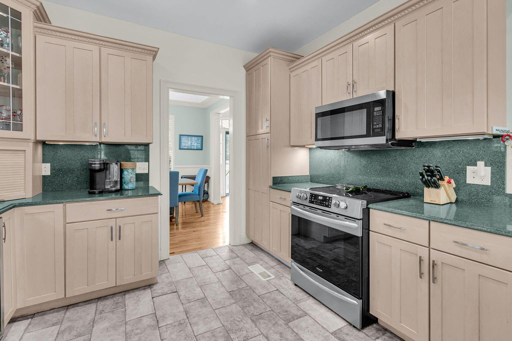 Image 14 of property listing at 4791 Stono Links Drive, Hollywood, SC 29449