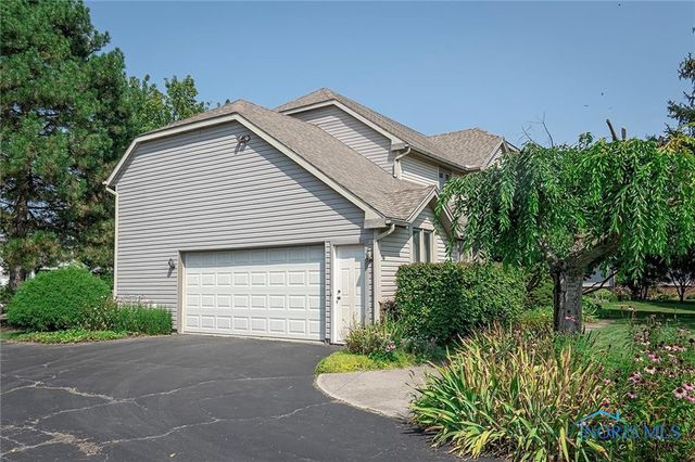 26951 Ottekee Drive, Perrysburg, OH 43551