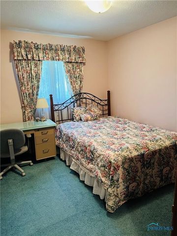 26951 Ottekee Drive, Perrysburg, OH 43551