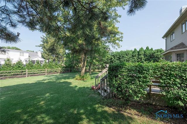 26951 Ottekee Drive, Perrysburg, OH 43551