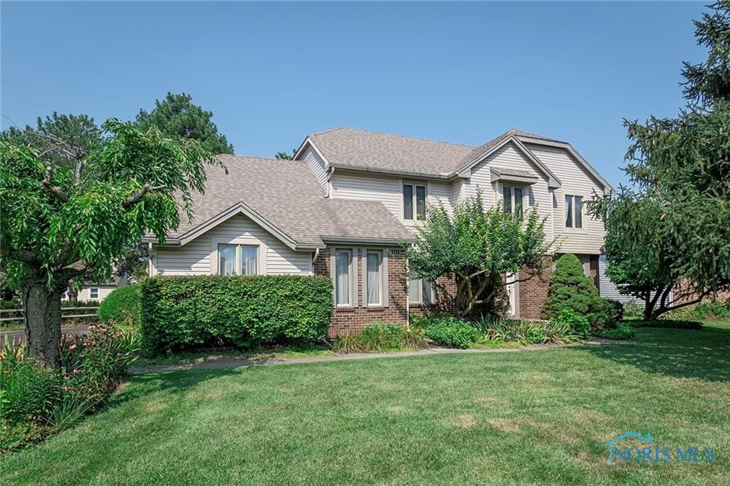 26951 Ottekee Drive, Perrysburg, OH 43551