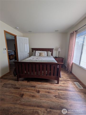 22931 SE 240th Place, Maple Valley, WA 98038