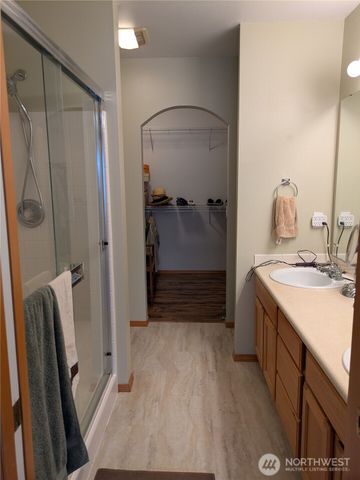 22931 SE 240th Place, Maple Valley, WA 98038