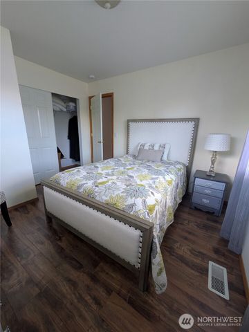 22931 SE 240th Place, Maple Valley, WA 98038