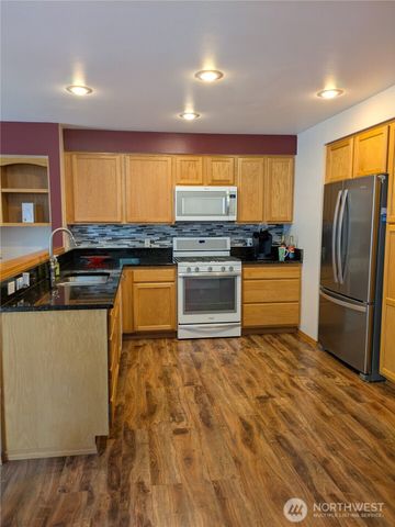 22931 SE 240th Place, Maple Valley, WA 98038