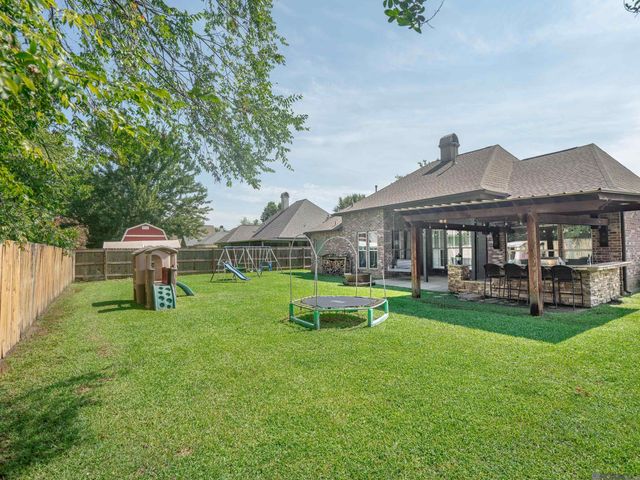 16435 Majestic Oak Dr, Prairieville, LA 70769