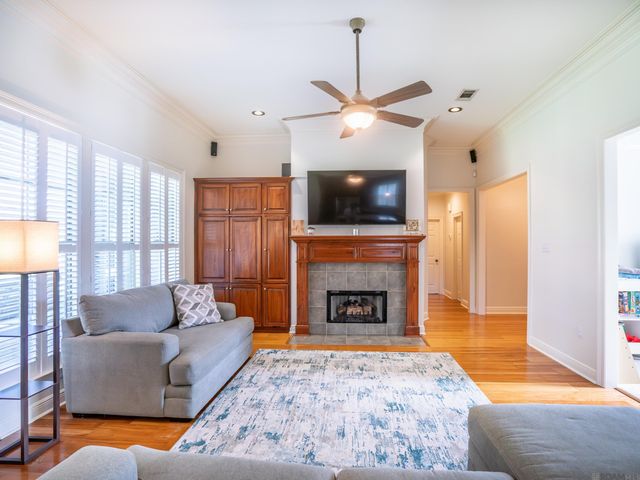 16435 Majestic Oak Dr, Prairieville, LA 70769