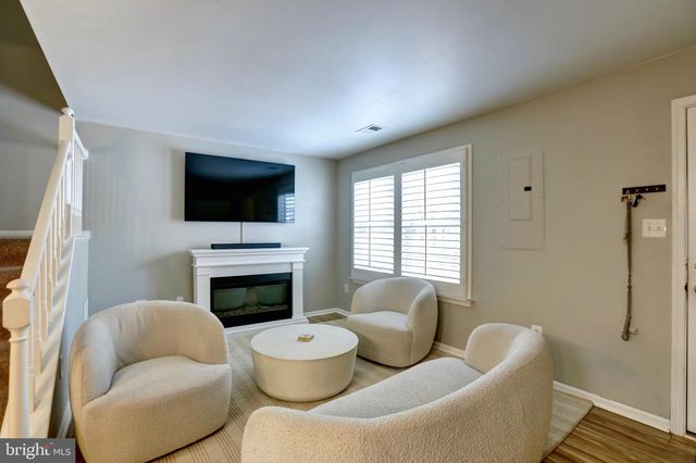 14368 GRINGSBY CT, Centreville, VA 20120