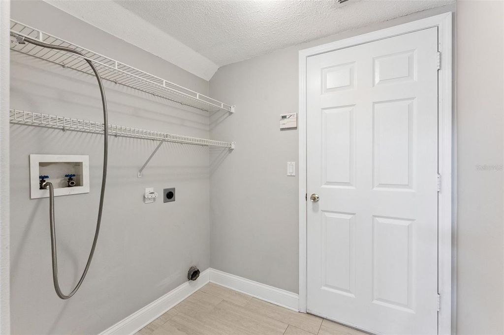 Image 20 of property listing at 1775 NESTLEWOOD TRAIL, Orlando, FL 32837