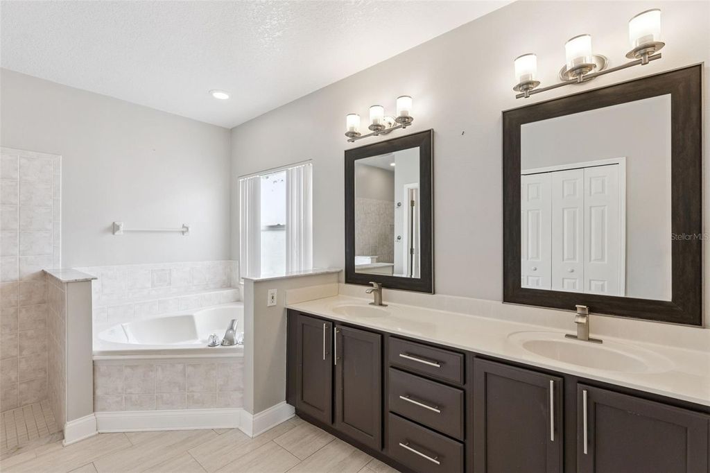 Image 23 of property listing at 1775 NESTLEWOOD TRAIL, Orlando, FL 32837
