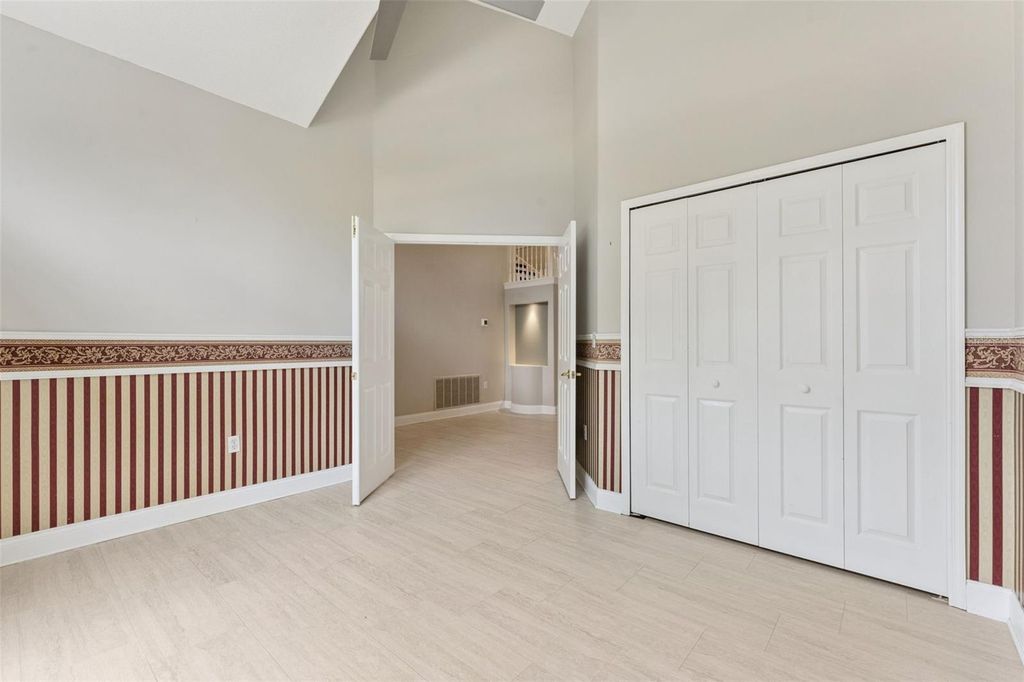 Image 4 of property listing at 1775 NESTLEWOOD TRAIL, Orlando, FL 32837