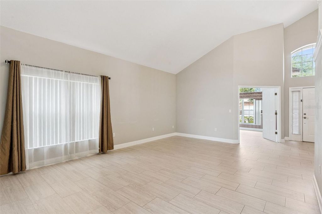 Image 9 of property listing at 1775 NESTLEWOOD TRAIL, Orlando, FL 32837