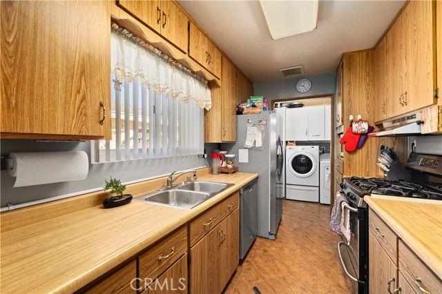 45461 3rd, Lancaster, CA 93535