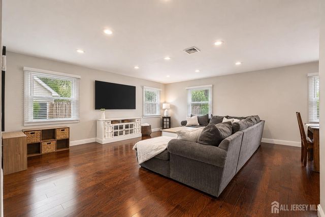 164 Idlebrook Lane, Aberdeen, NJ 07747