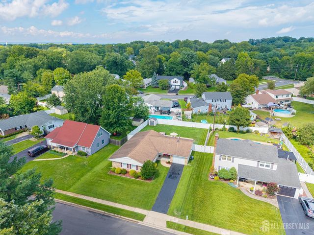 164 Idlebrook Lane, Aberdeen, NJ 07747