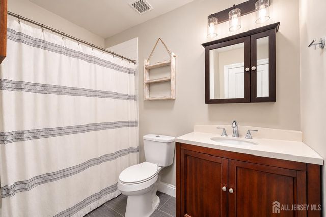 164 Idlebrook Lane, Aberdeen, NJ 07747