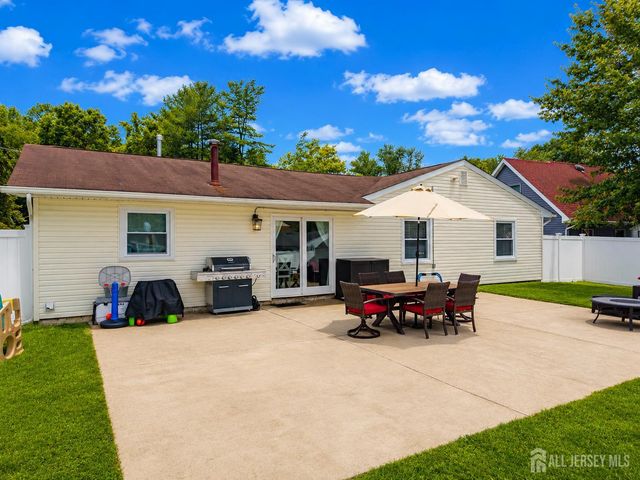 164 Idlebrook Lane, Aberdeen, NJ 07747