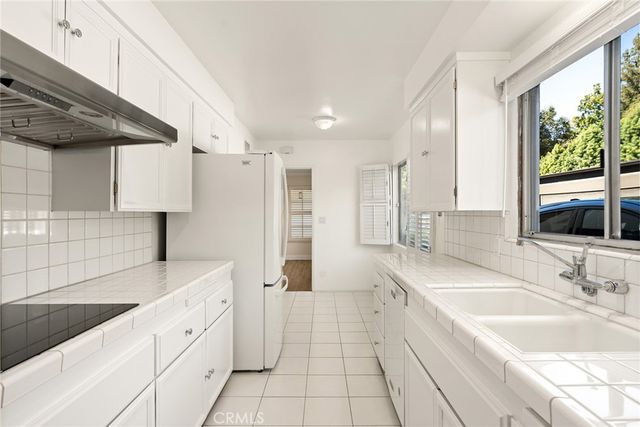 681 S Orange Grove 3, Pasadena, CA 91105
