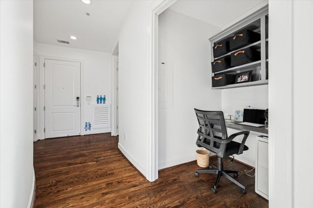 2211 Briarglen Drive 505, Houston, TX 77027