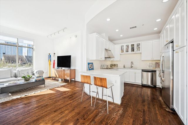 2211 Briarglen Drive 505, Houston, TX 77027