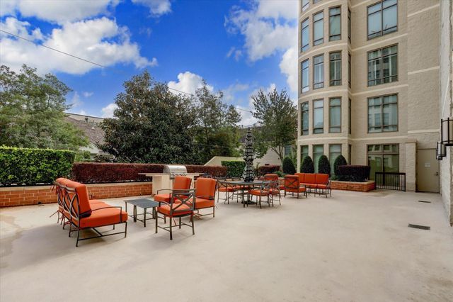 2211 Briarglen Drive 505, Houston, TX 77027